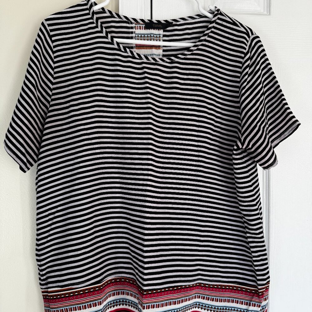 Anthropologie THML Women Size Large Boho Detail Top Bold Print contrasting trim